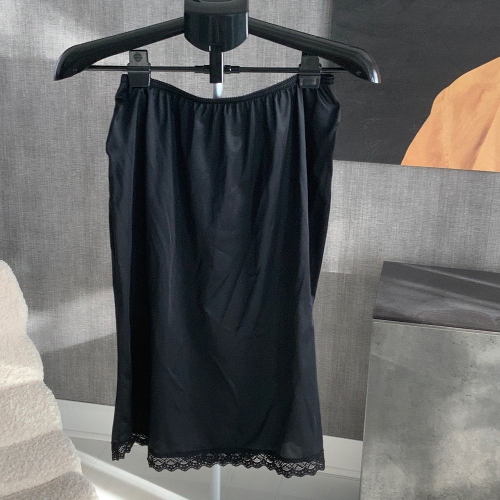 apa Creations Black skirt slip with Lace Trim - L
